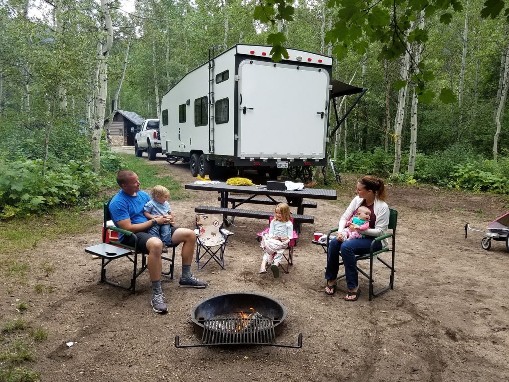 Camping en famille : Les clés pour une aventure réussie